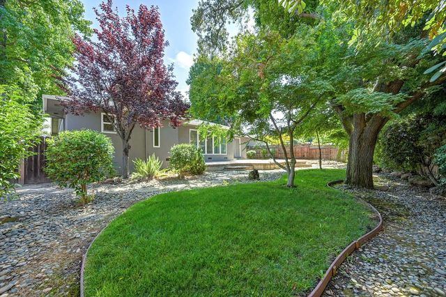 813 Columbia Dr, Sacramento, CA 95864