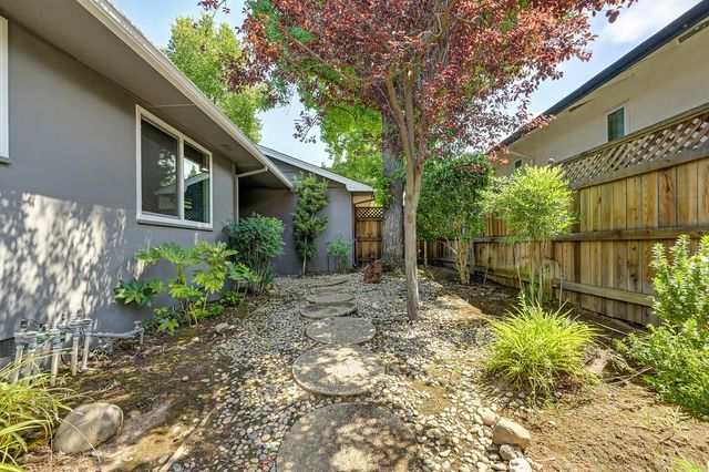 813 Columbia Dr, Sacramento, CA 95864
