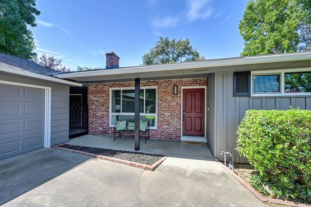 813 Columbia Dr, Sacramento, CA 95864