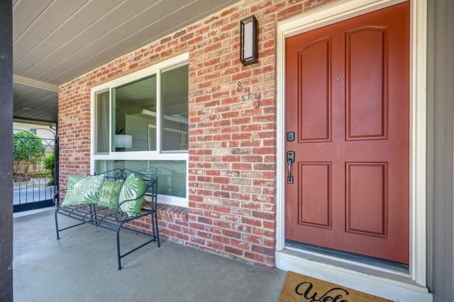 813 Columbia Dr, Sacramento, CA 95864