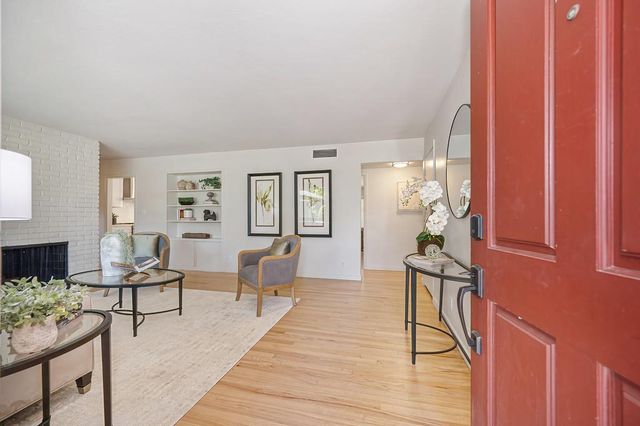 813 Columbia Dr, Sacramento, CA 95864