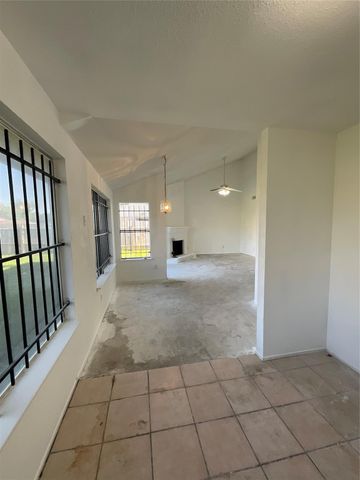 16151 Coyridge Lane, Houston, TX 77053