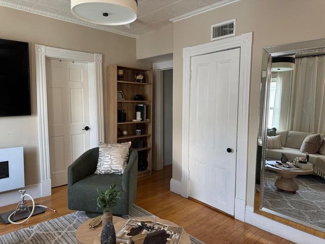 9 Watson Street, Lowell, MA 01852