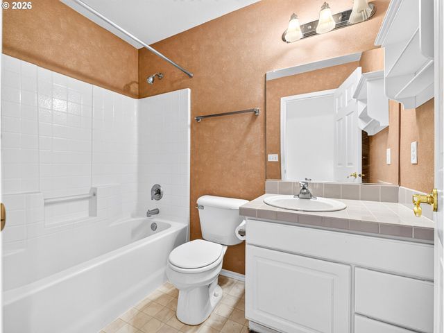 8577 Sw BELLFLOWER St, Portland, OR 97224