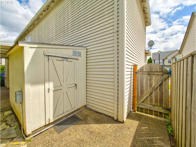 8577 Sw BELLFLOWER St, Portland, OR 97224