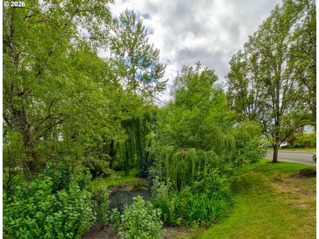 8577 Sw BELLFLOWER St, Portland, OR 97224