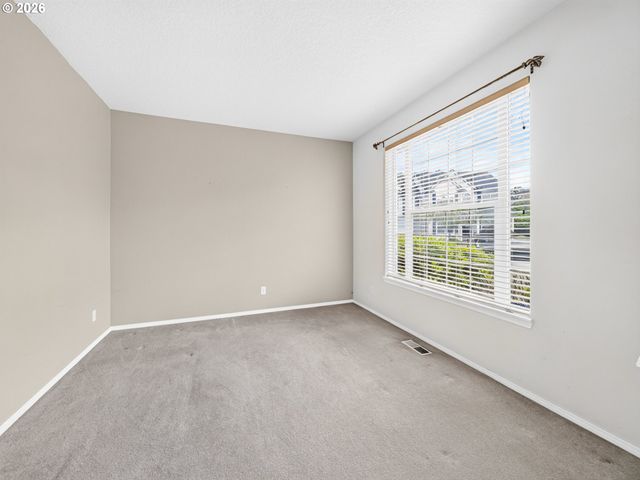 8577 Sw BELLFLOWER St, Portland, OR 97224