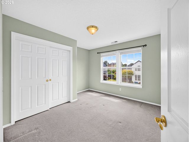 8577 Sw BELLFLOWER St, Portland, OR 97224