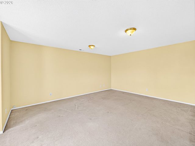 8577 Sw BELLFLOWER St, Portland, OR 97224