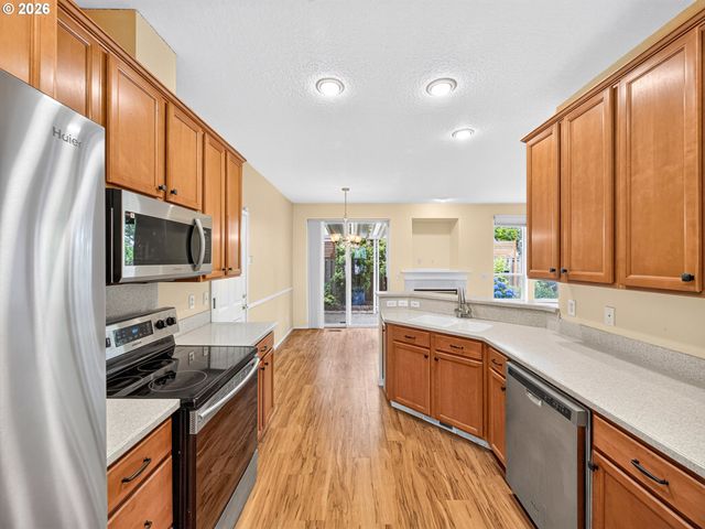 8577 Sw BELLFLOWER St, Portland, OR 97224
