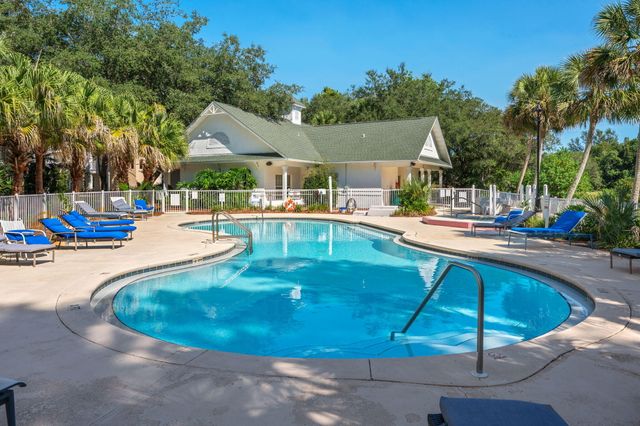 4276 Calinda Lane, 137, Niceville, FL 32578