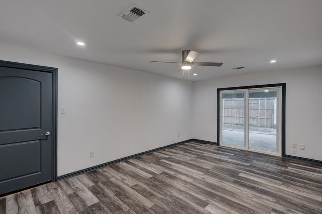 2540 Prichard Lane, Dallas, TX 75227