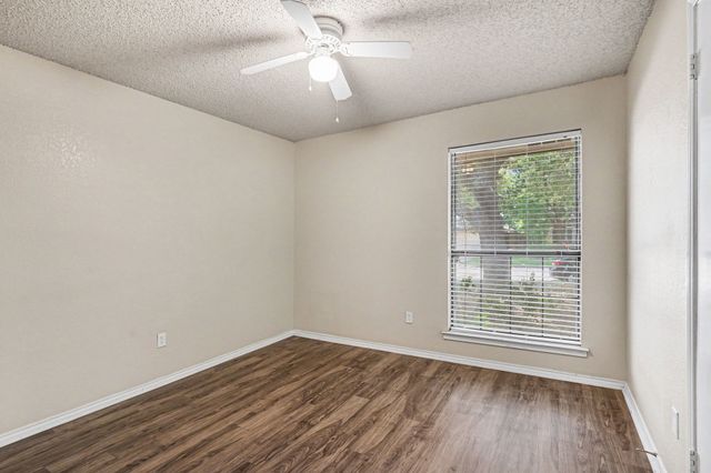 2608 Green Ridge Street, Fort Worth, TX 76133