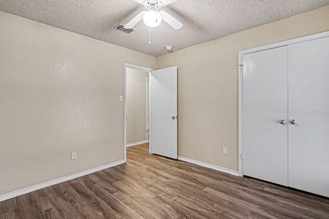 2608 Green Ridge Street, Fort Worth, TX 76133