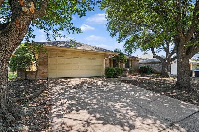 2608 Green Ridge Street, Fort Worth, TX 76133