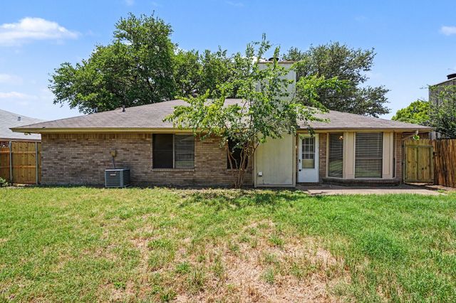 2608 Green Ridge Street, Fort Worth, TX 76133