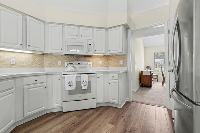242 Cottonwood Ln., Conway, SC 29526