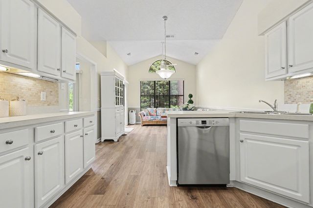 242 Cottonwood Ln., Conway, SC 29526