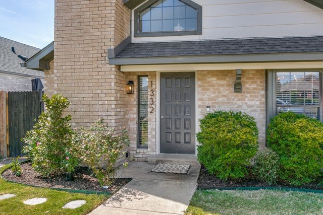 1332 Cedar Ridge Drive, Lewisville, TX 75067