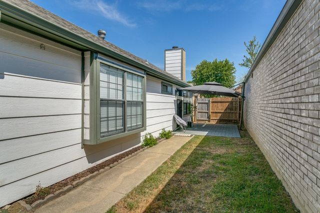 1332 Cedar Ridge Drive, Lewisville, TX 75067