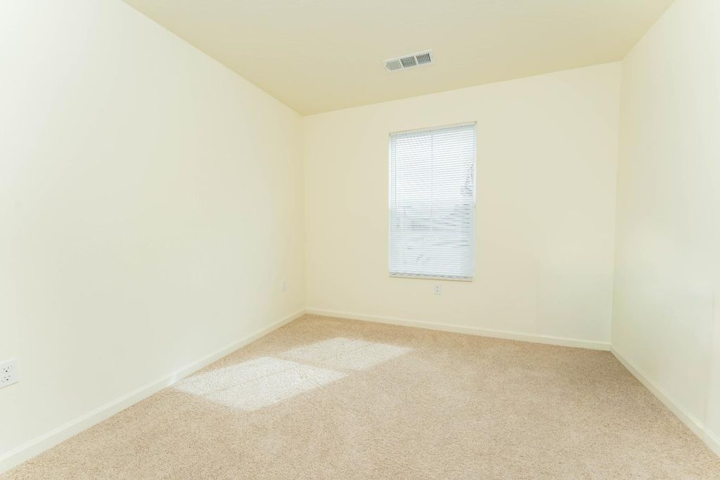 Image 18 of property listing at 563 Blue Ridge Street, Tulare, CA 93274