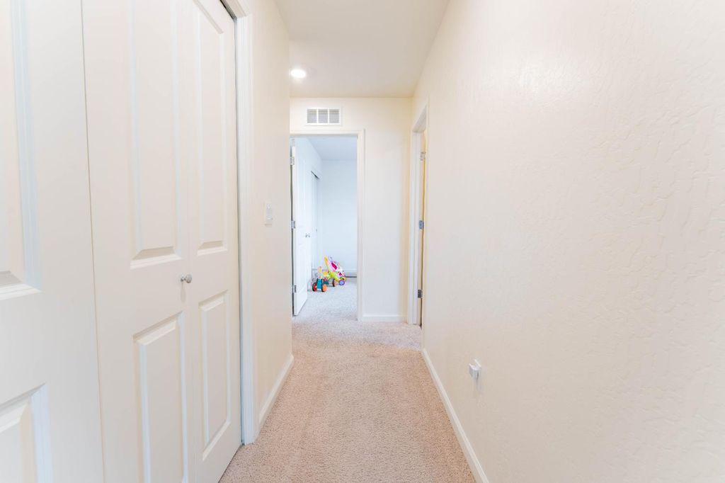 Image 19 of property listing at 563 Blue Ridge Street, Tulare, CA 93274