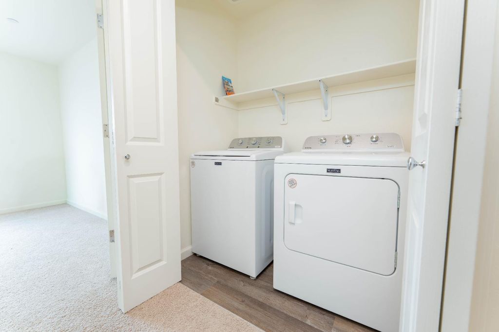 Image 21 of property listing at 563 Blue Ridge Street, Tulare, CA 93274