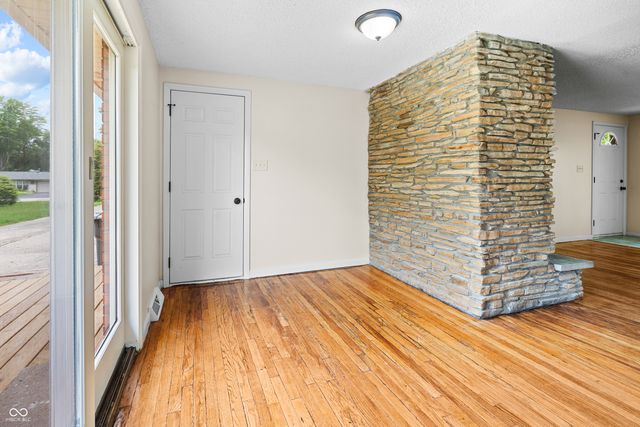 6838 Hague Road, Indianapolis, IN 46256