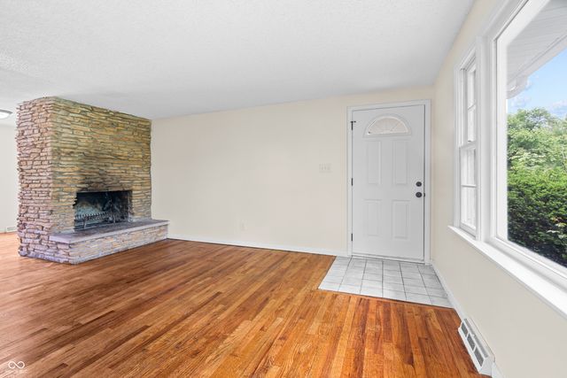 6838 Hague Road, Indianapolis, IN 46256