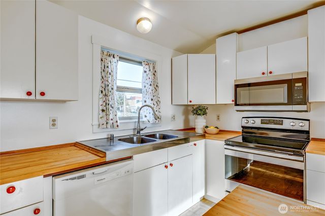 543 Van Buren Street, Port Townsend, WA 98368