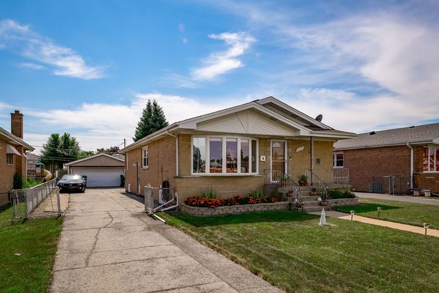 6113 W 80th Place, Burbank, IL 60459