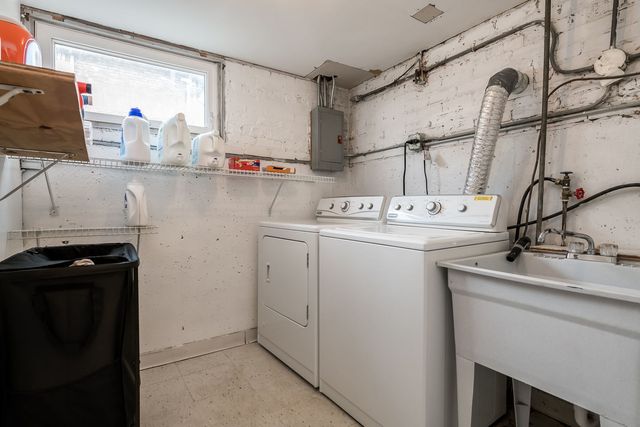 6113 W 80th Place, Burbank, IL 60459