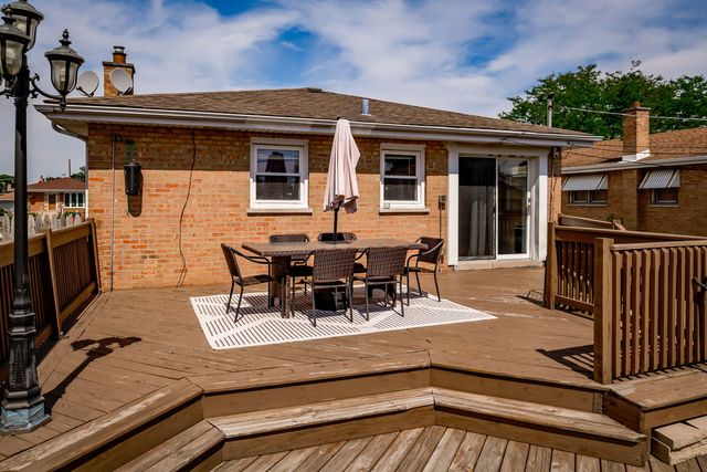 6113 W 80th Place, Burbank, IL 60459