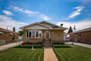 6113 W 80th Place, Burbank, IL 60459