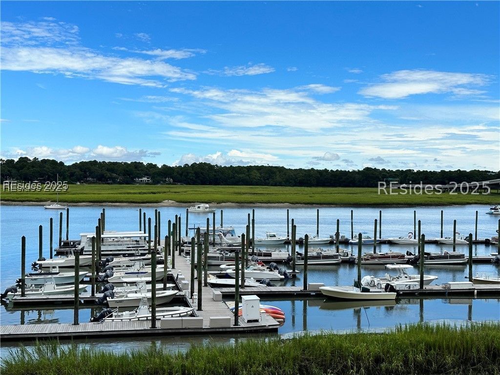 90 Helmsman Way 103B, Hilton Head Island, SC 29928