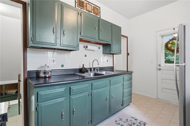 141 E Steuben, Ingram, PA 15205