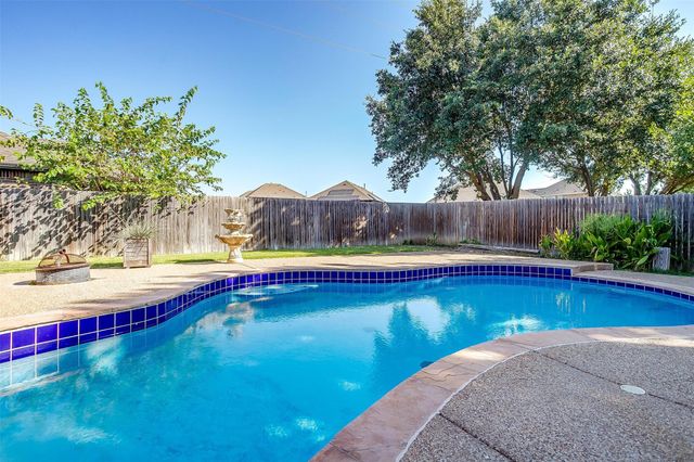 1303 Red Deer Way, Arlington, TX 76002