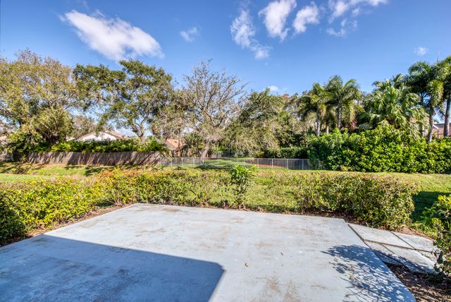 10084 Meridian Way N 4, Palm Beach Gardens, FL 33410