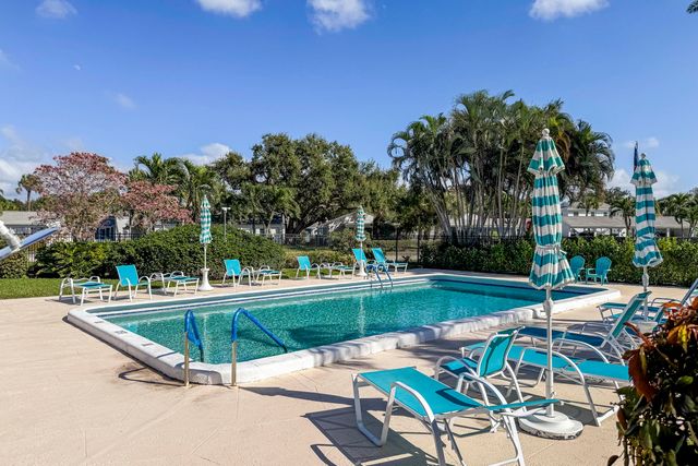 10084 Meridian Way N 4, Palm Beach Gardens, FL 33410