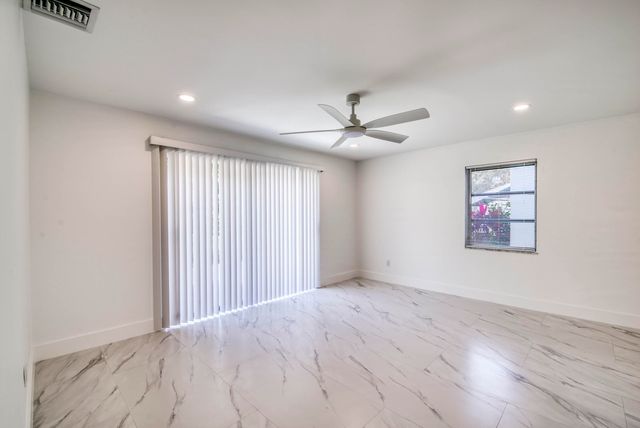 10084 Meridian Way N 4, Palm Beach Gardens, FL 33410