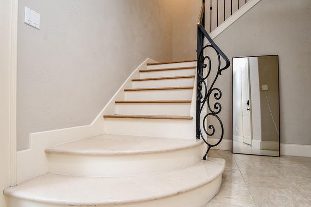 2094 Brentwood Drive, Houston, TX 77019