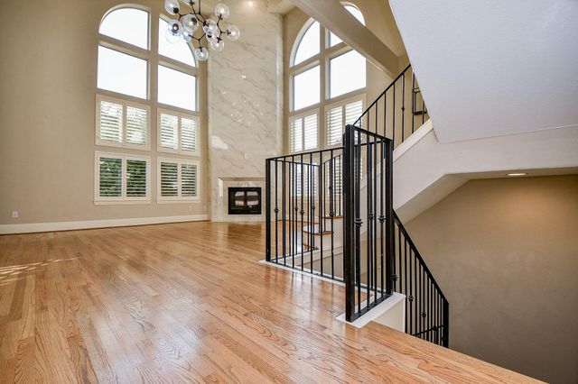 2094 Brentwood Drive, Houston, TX 77019