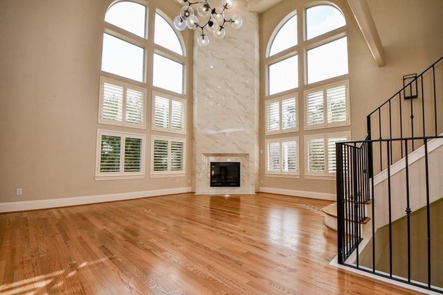 2094 Brentwood Drive, Houston, TX 77019