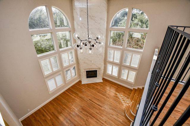 2094 Brentwood Drive, Houston, TX 77019