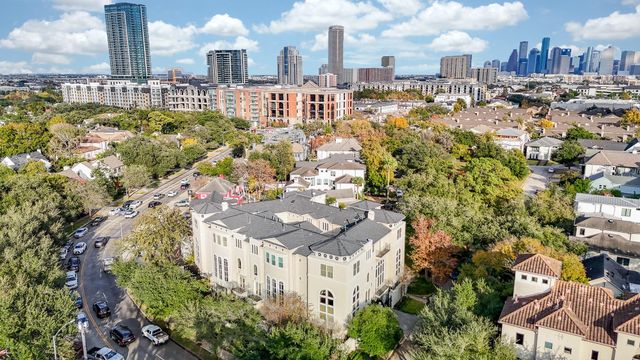 2094 Brentwood Drive, Houston, TX 77019