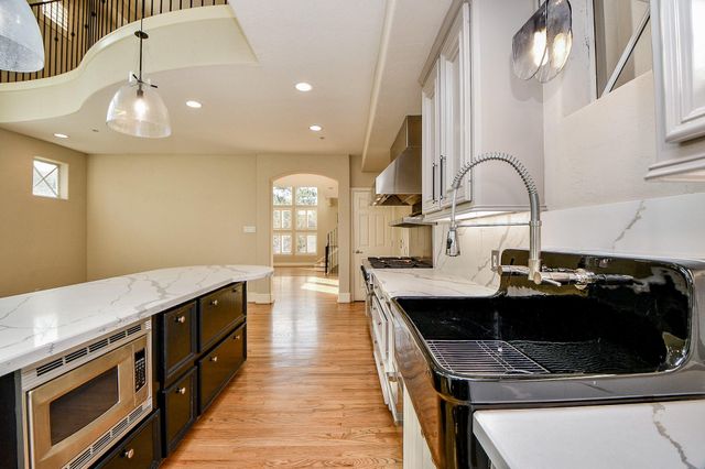 2094 Brentwood Drive, Houston, TX 77019