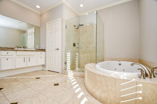 2094 Brentwood Drive, Houston, TX 77019