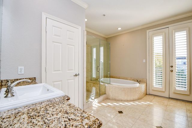 2094 Brentwood Drive, Houston, TX 77019