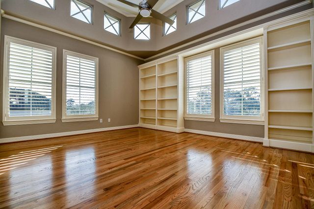 2094 Brentwood Drive, Houston, TX 77019