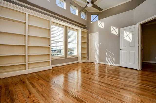 2094 Brentwood Drive, Houston, TX 77019